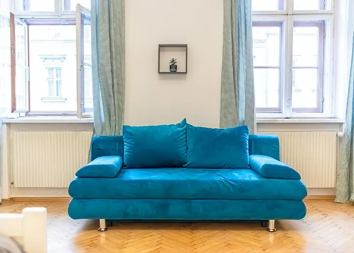 Simple 3br Near Wiener Stadthalle