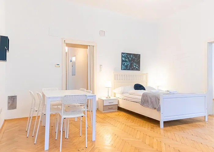 Appartement Simple 3br Near Wiener Stadthalle