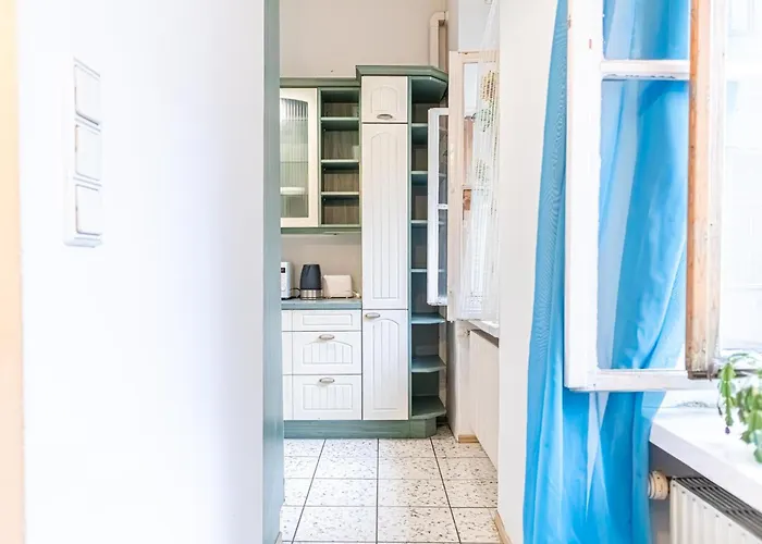 Simple 3br Near Wiener Stadthalle Vienne