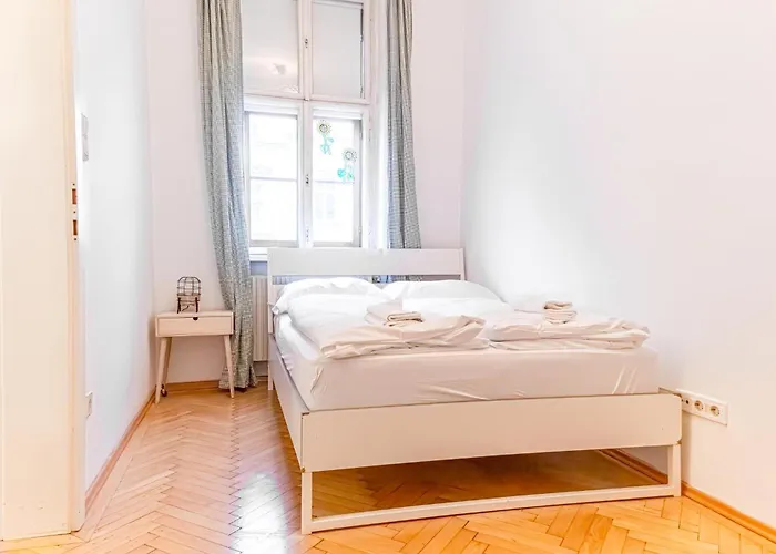 Simple 3br Near Wiener Stadthalle * Vienne