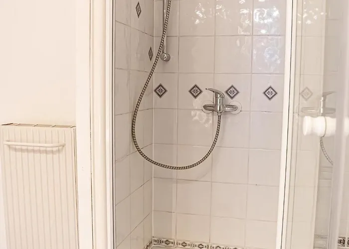 Simple 3br Near Wiener Stadthalle